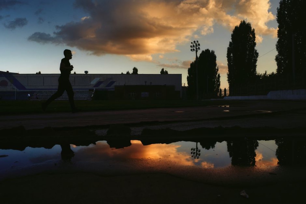 Person jogging sunrise - How to change or cancel your medical aid without losing cover