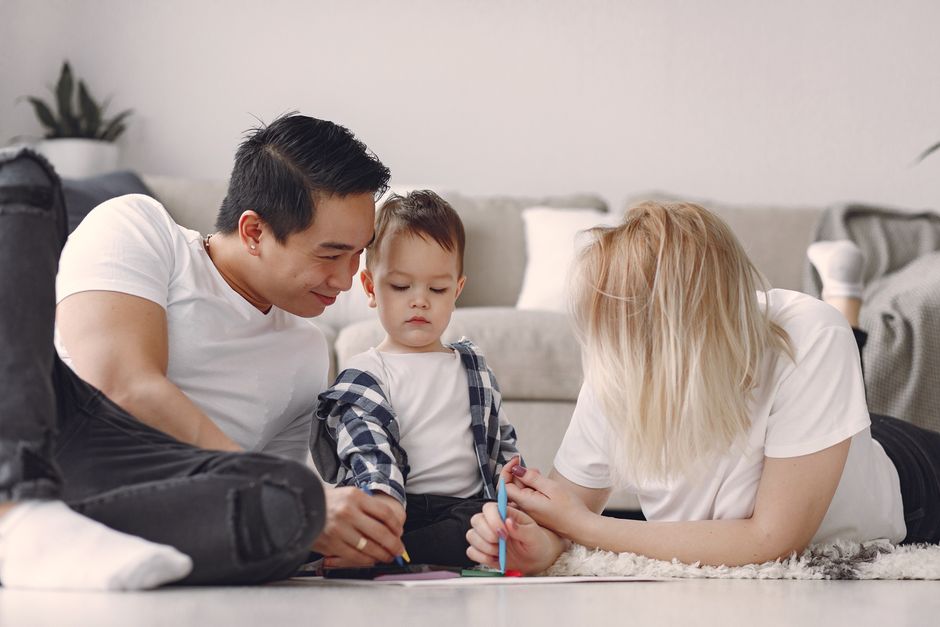 Parents and child together - Health insurance vs medical aid: what is the difference in South Africa?