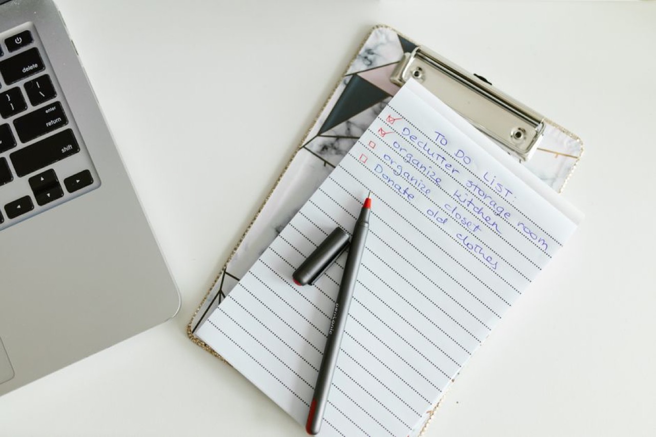 Checklist clipboard pen - PMB application and motivation letter template